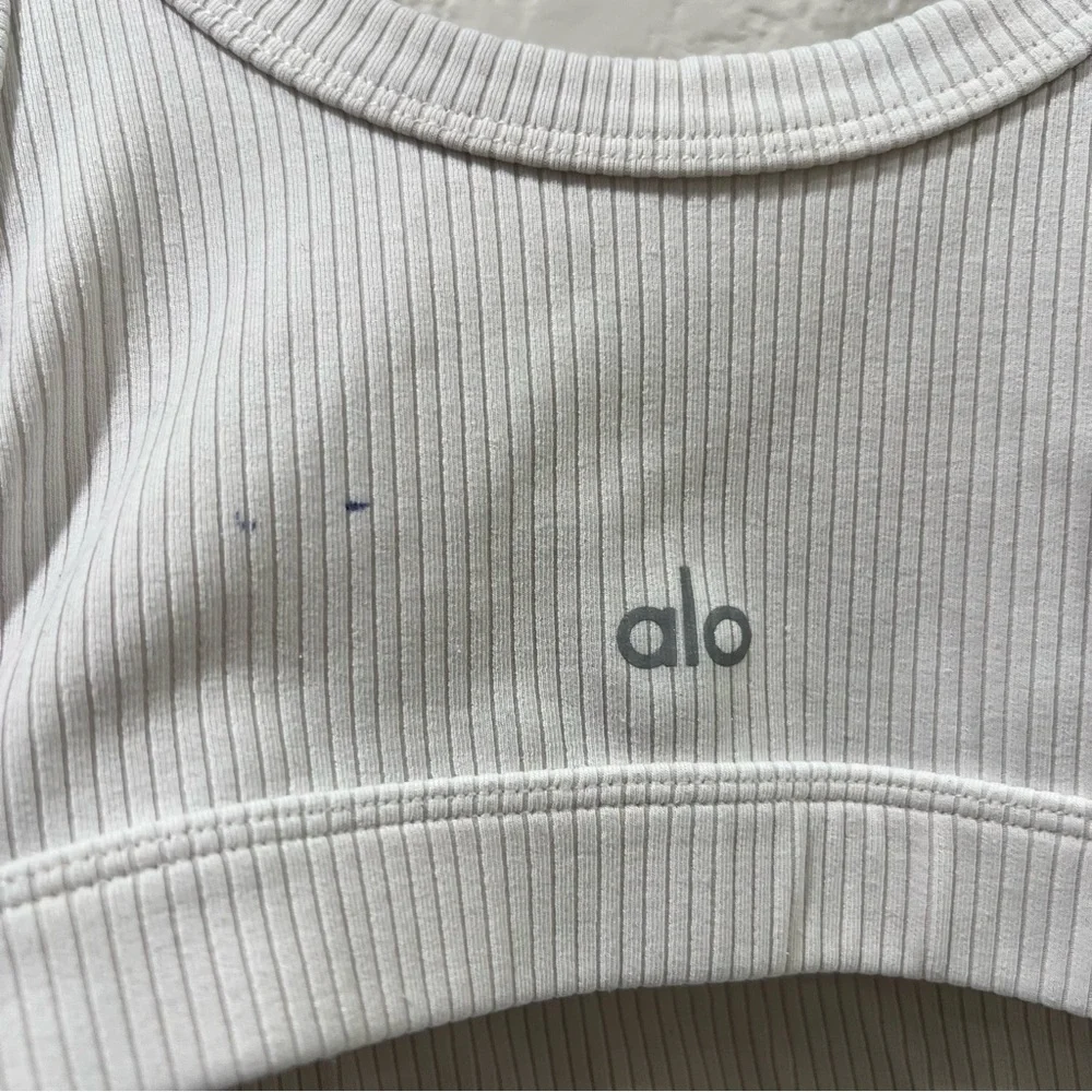 ALO Yoga Wellness Sports Bra Size XS
